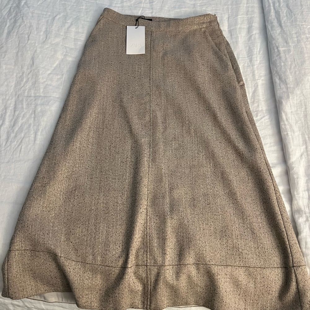Elegant Tan Women's Skirt